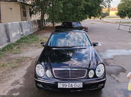 Mercedes E 240 2003