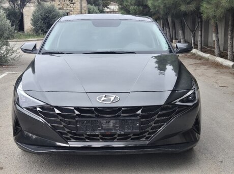 Hyundai Elantra 2022