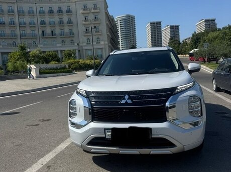 Mitsubishi Outlander 2024
