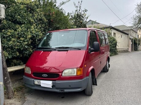 Ford Transit 2000