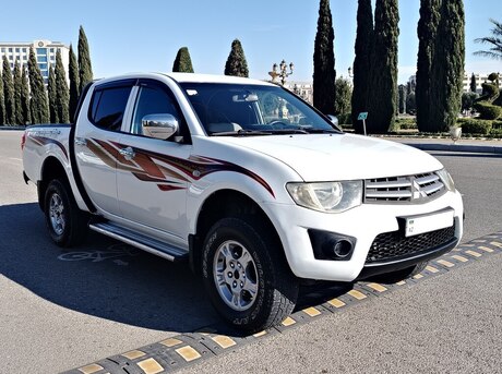 Mitsubishi L200 2011