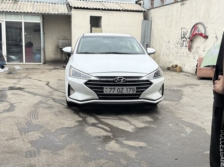 Hyundai Elantra 2019