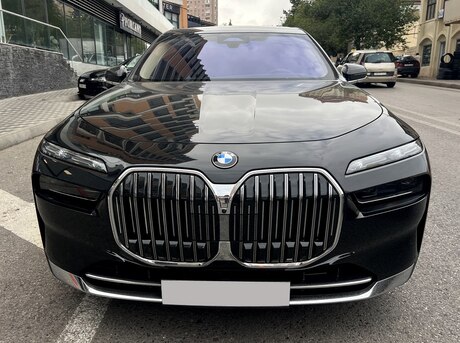 BMW 740 2025