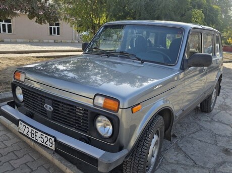 LADA (VAZ) Niva 2010