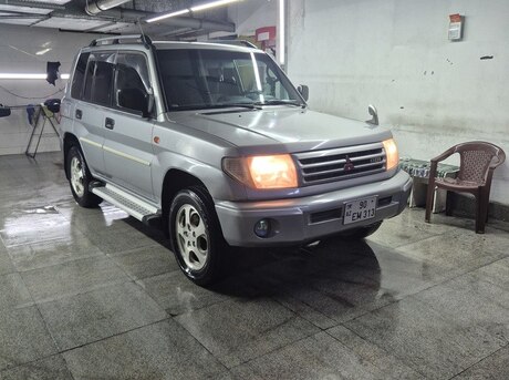 Mitsubishi Pajero io 1998