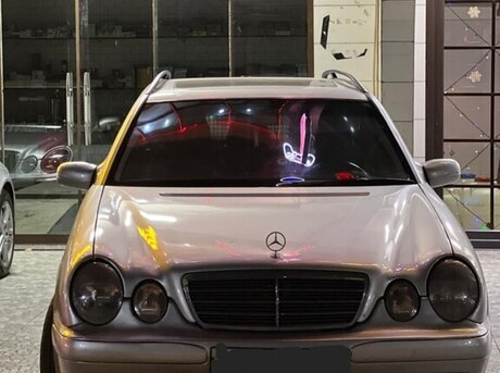 Mercedes E 220 2002