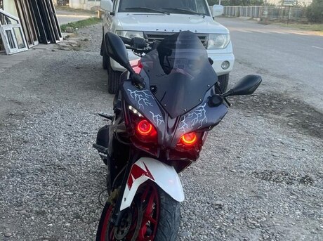 Bajaj Pulsar RS 200 2018