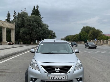 Nissan Sunny 2012