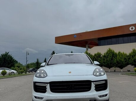 Porsche Cayenne Turbo S 2014