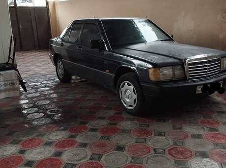 Mercedes 190 1990
