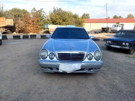 Mercedes E 240 2001