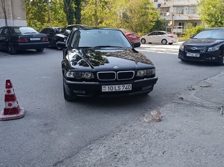 BMW 740 2000