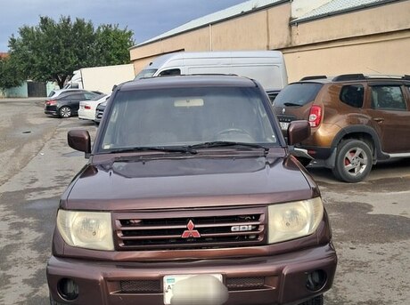 Mitsubishi Pajero io 1999