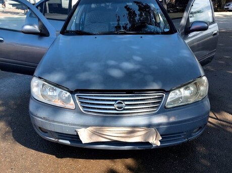 Nissan Sunny 2004