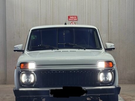 LADA (VAZ) Niva 2010
