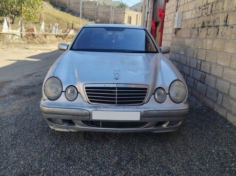 Mercedes E 220 2002