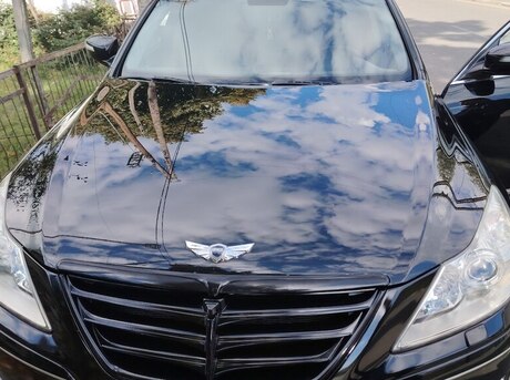 Hyundai Genesis 2013
