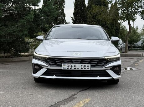 Hyundai Elantra 2024