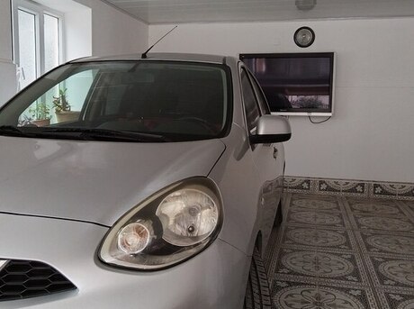 Nissan March 2013