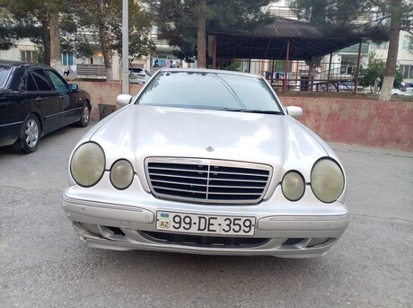 Mercedes E 220 2000