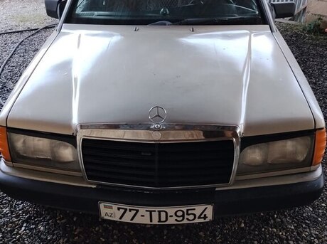 Mercedes 190 1990