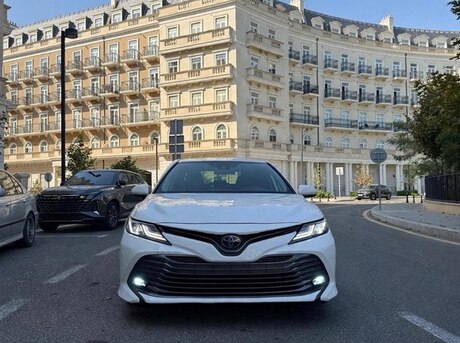 Toyota Camry 2021