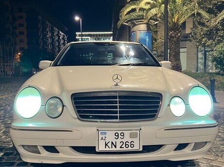 Mercedes E 220 2000