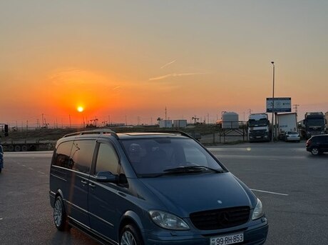 Mercedes Viano 2004