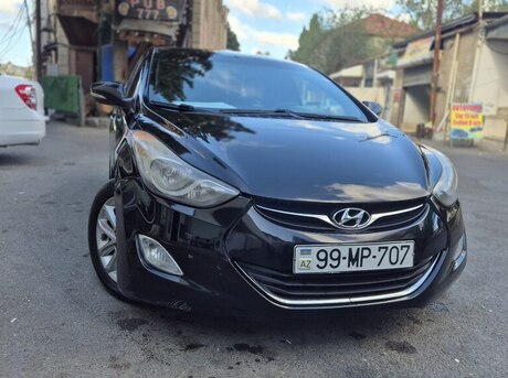 Hyundai Elantra 2012