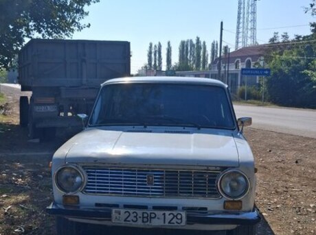 LADA (VAZ) 21011 1985