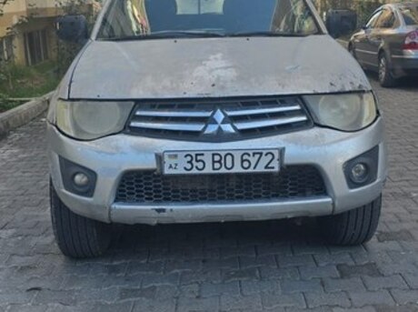 Mitsubishi L200 2011