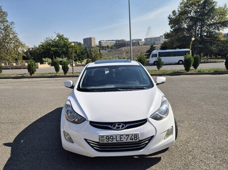 Hyundai Elantra 2012