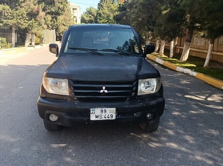 Mitsubishi Pajero io 2003