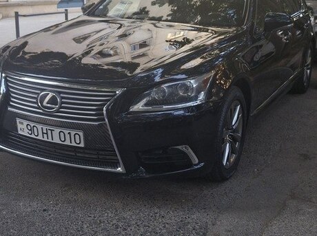 Lexus  2012