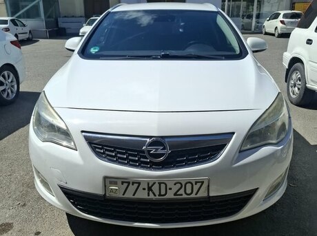 Opel Astra 2011