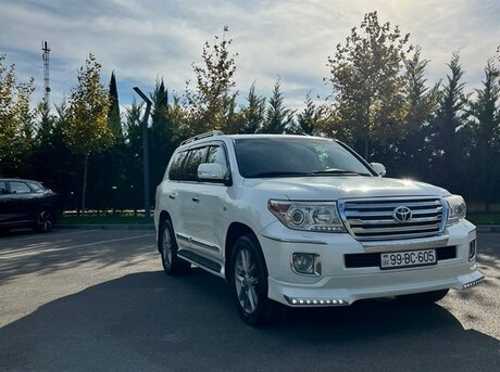 Toyota Land Cruiser 2011