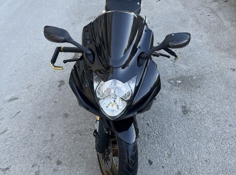 Suzuki  2011