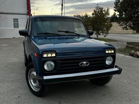 LADA (VAZ) Niva 2002