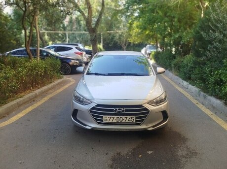 Hyundai Elantra 2018
