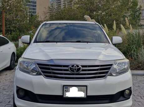Toyota Fortuner 2011