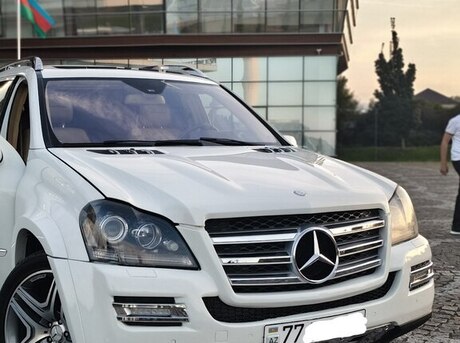 Mercedes  2009