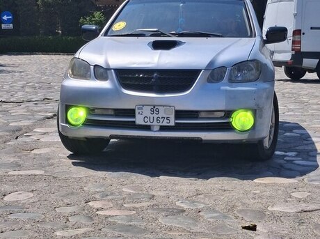 Mitsubishi Airtrek 2003