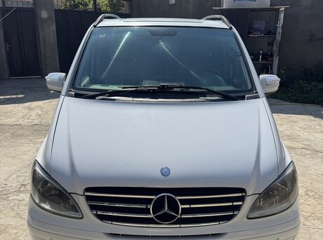 Mercedes Viano 2009