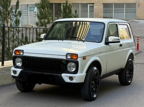 LADA (VAZ) Niva 2015