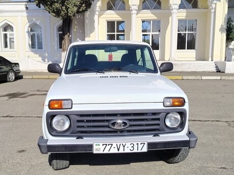 LADA (VAZ) Niva 2015