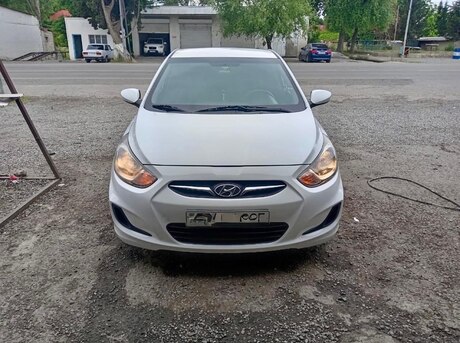 Hyundai Accent 2014