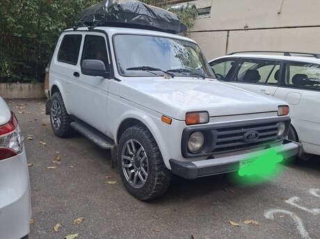 LADA (VAZ) Niva 2011