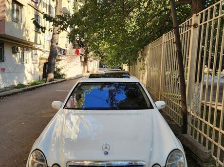 Mercedes E 270 2003