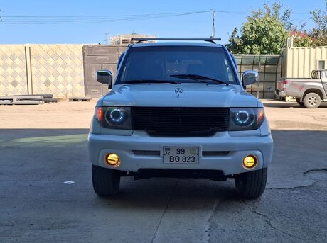 Mitsubishi Pajero io 2001