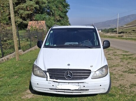 Mercedes  2005